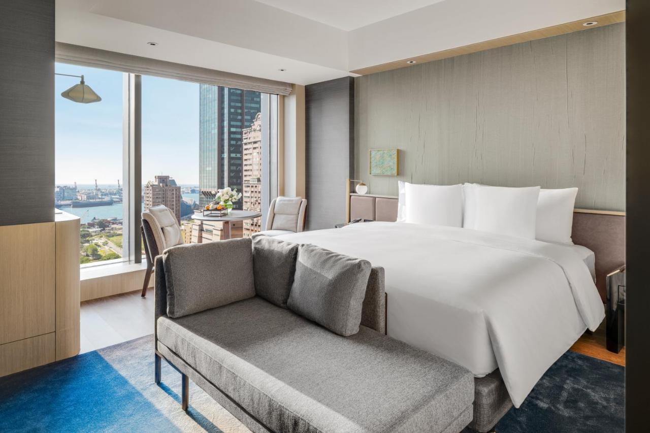 Intercontinental Kaohsiung By Ihg Hotel Ngoại thất bức ảnh Deluxe Suite