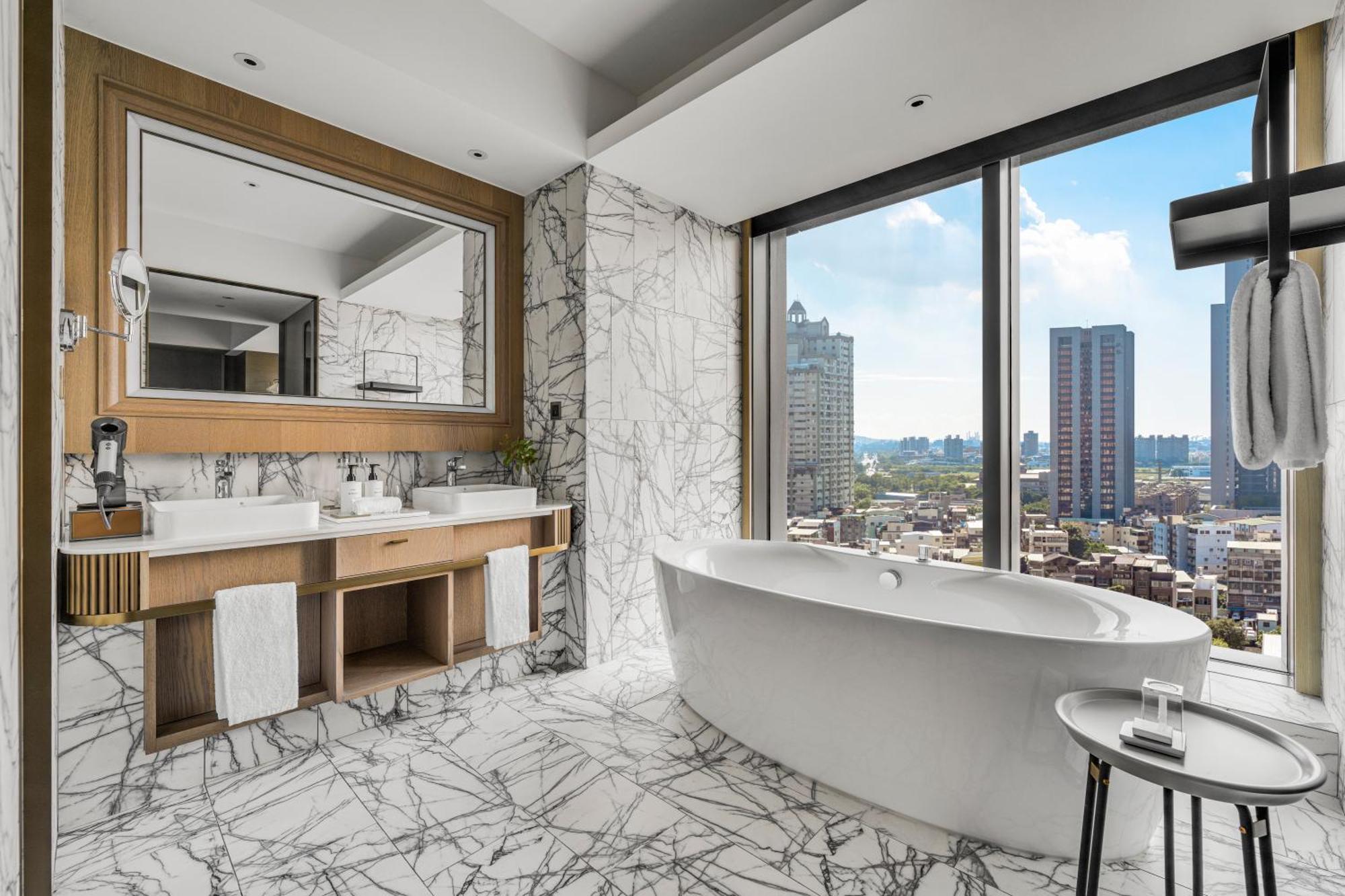 Intercontinental Kaohsiung By Ihg Hotel Phòng bức ảnh Bathroom