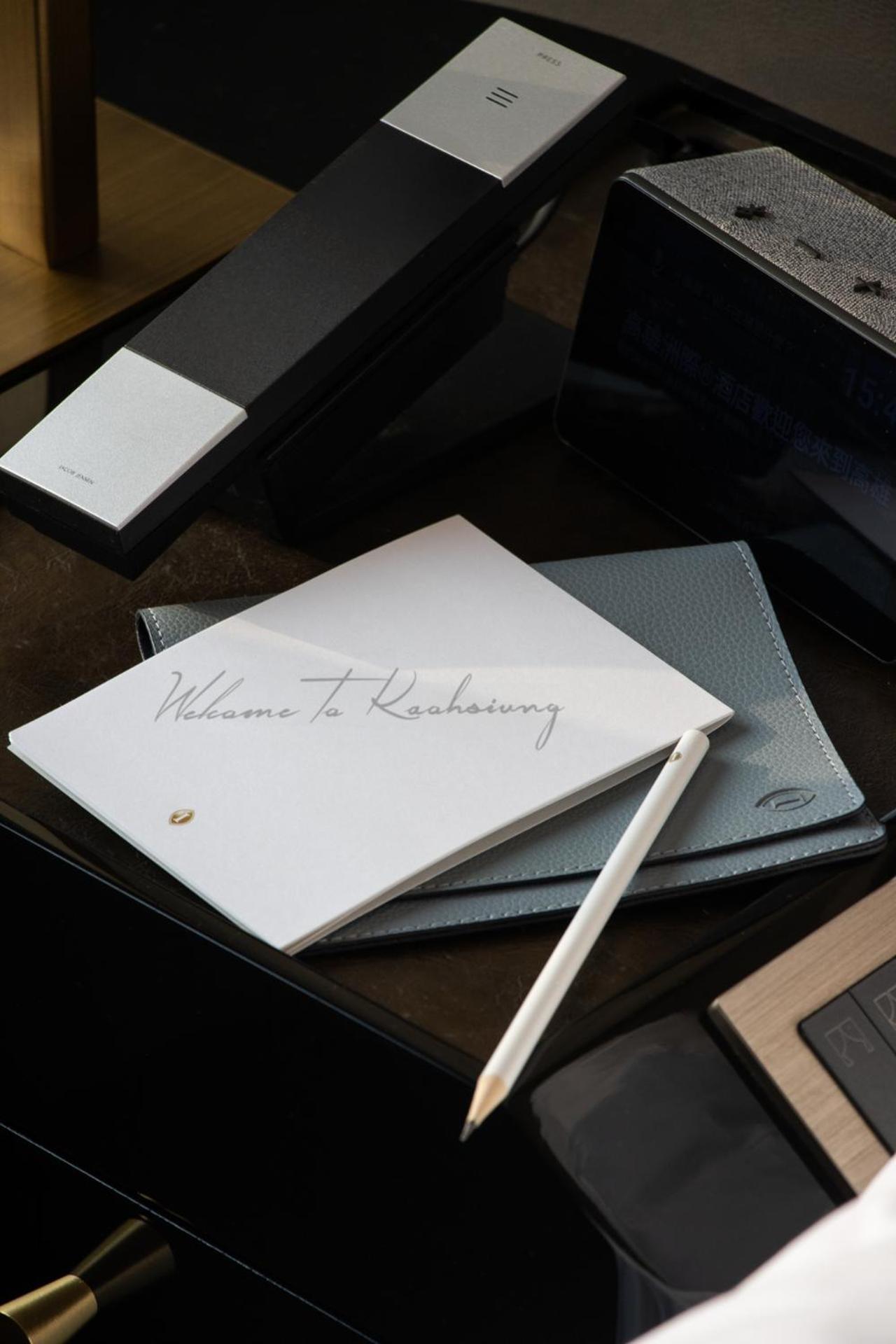 Intercontinental Kaohsiung By Ihg Hotel Ngoại thất bức ảnh Apple Pencil and the Apple Folio