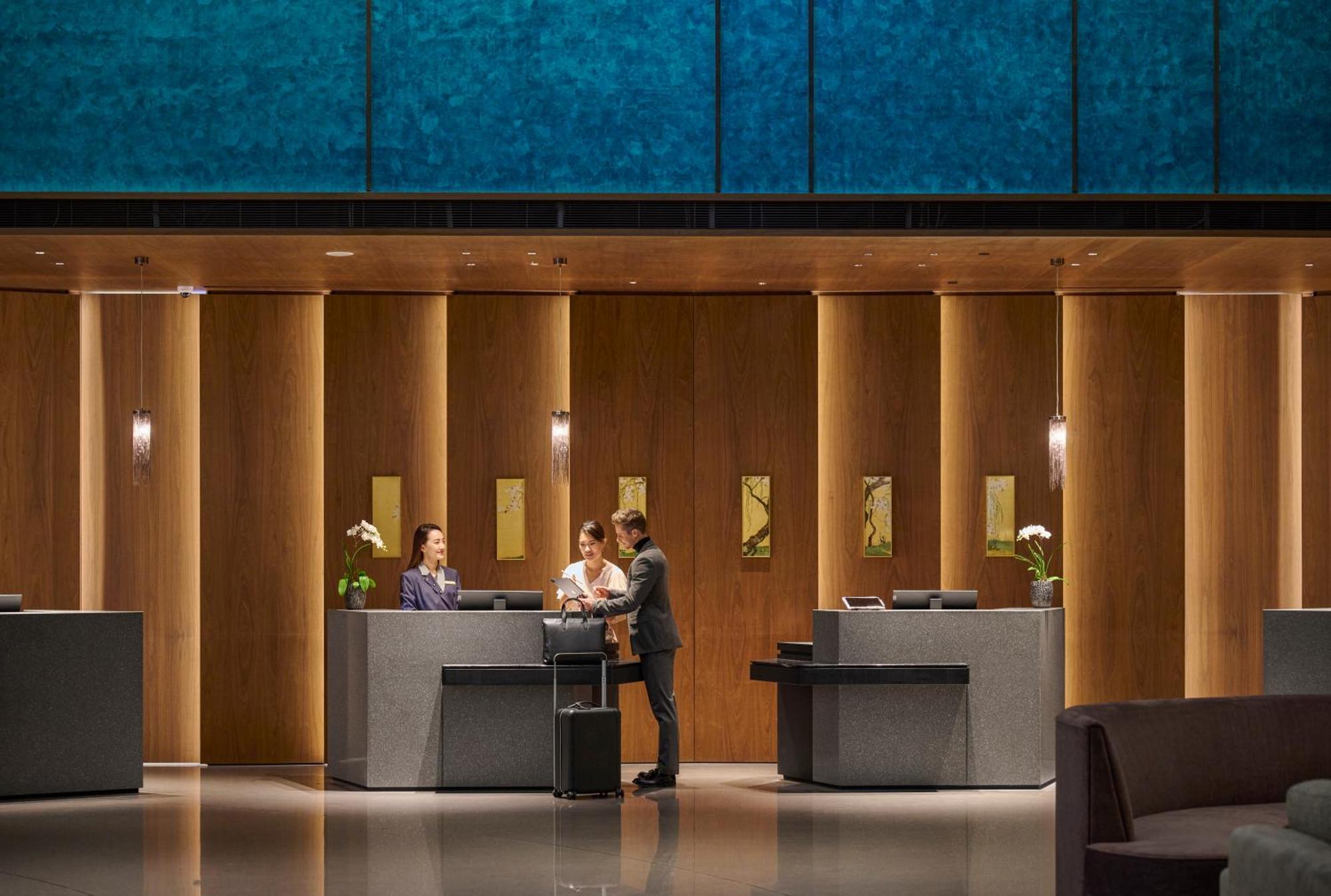 Intercontinental Kaohsiung By Ihg Hotel Ngoại thất bức ảnh The lobby of the hotel