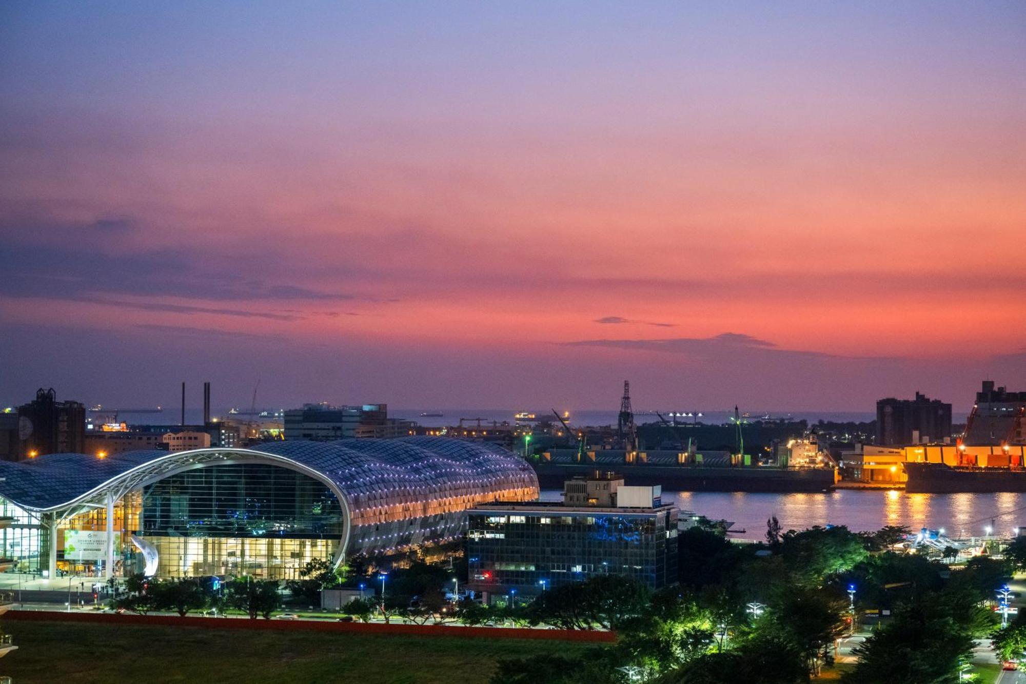 Intercontinental Kaohsiung By Ihg Hotel Ngoại thất bức ảnh View of the city